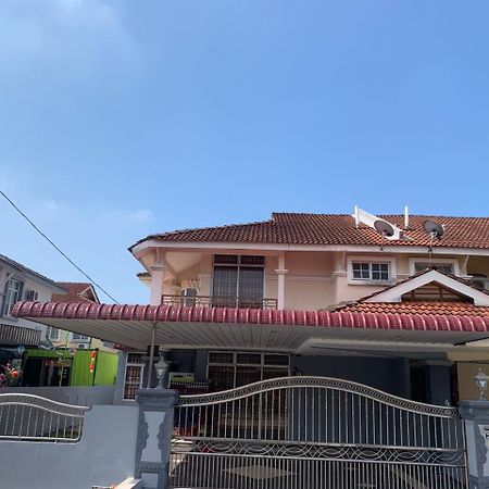 Awani Homestay Seberang Jaya Permatang Janggus Dış mekan fotoğraf